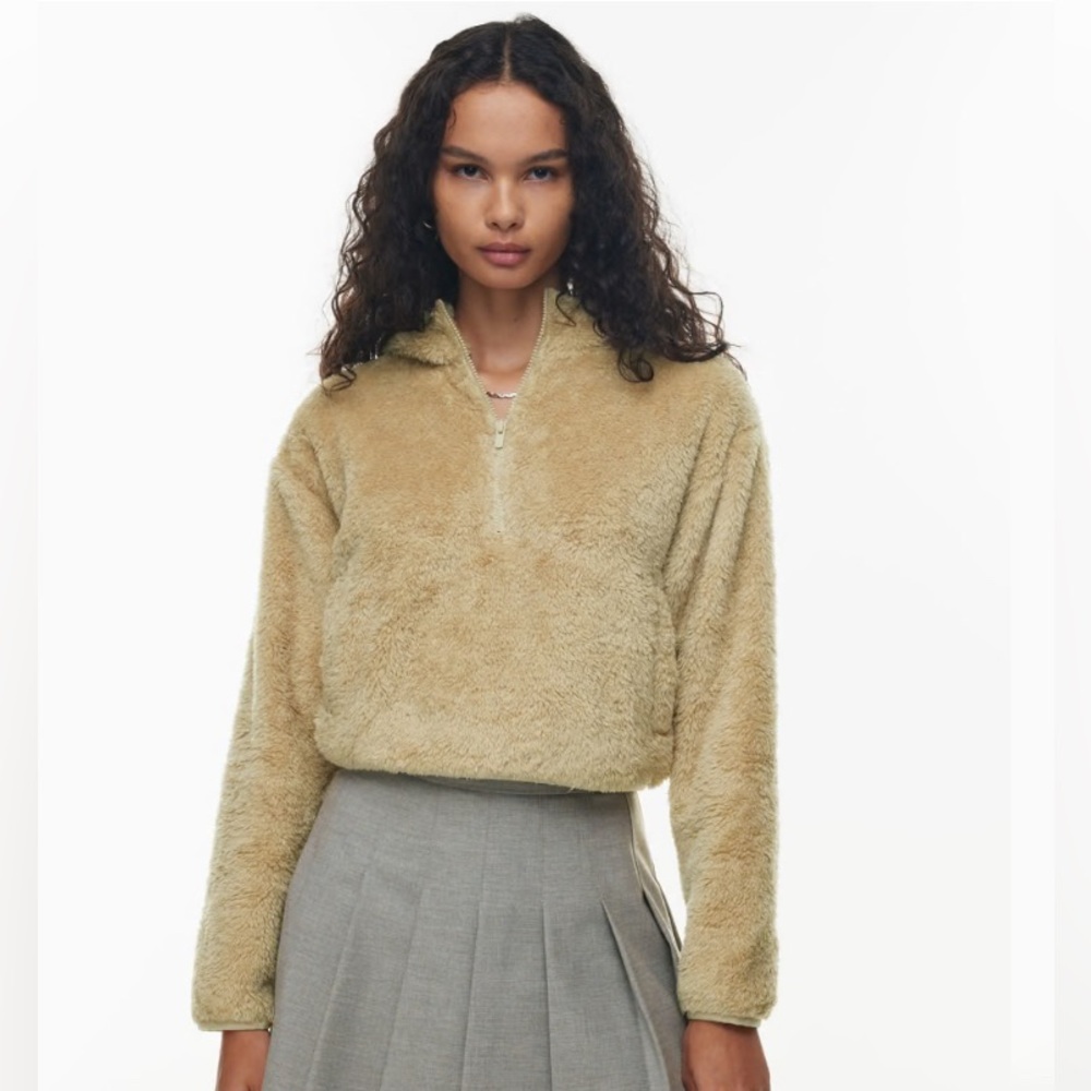 Aritzia-Sunday Best fuzzy half zip hooded pullover